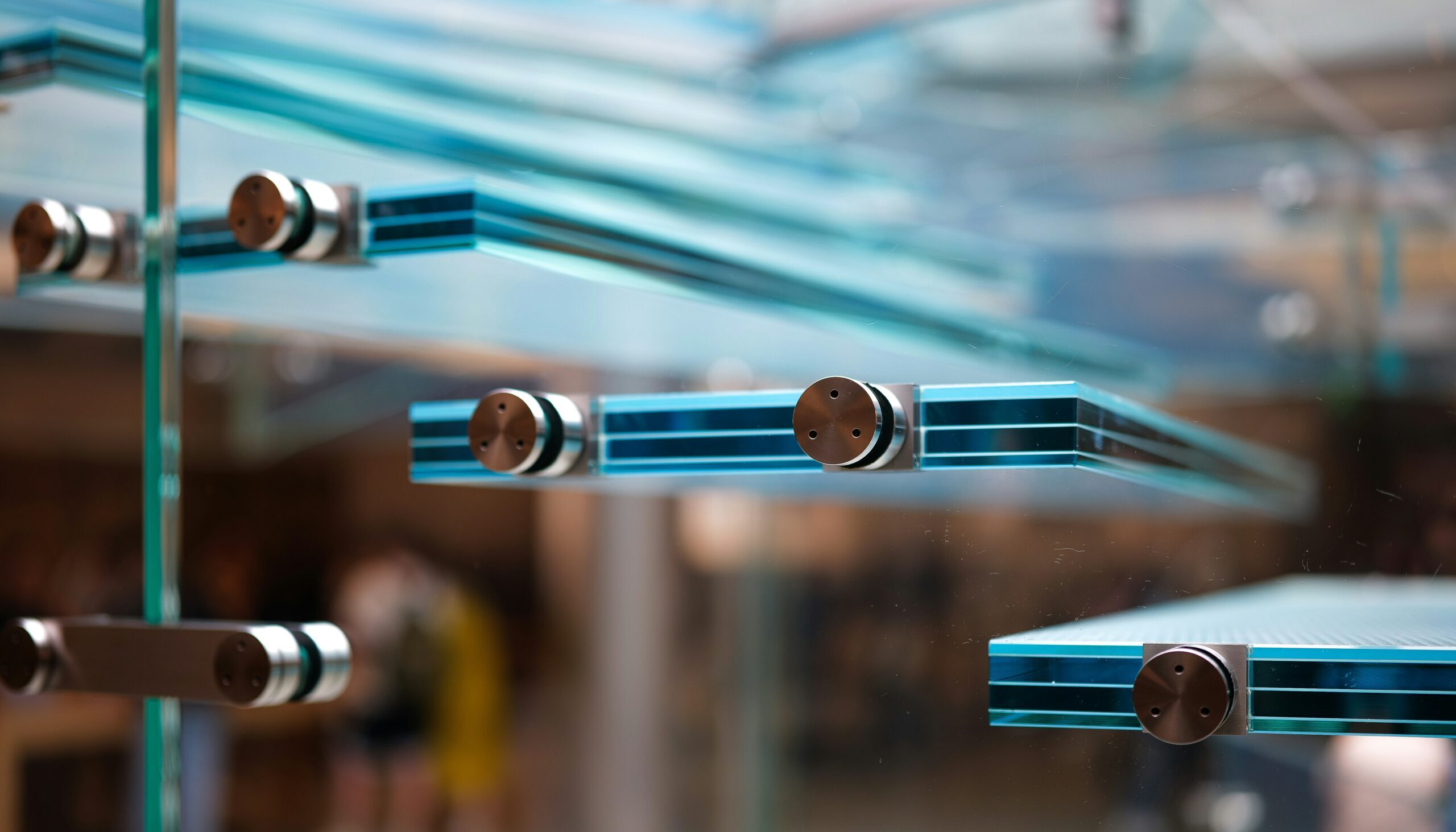 Laminated glass offset shelves sideview